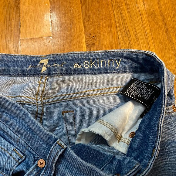 CLOSING 9/12 FOR MOVE!!   7 For All Mankind THE SKINNY Jeans Size 27 - Picture 5 of 8